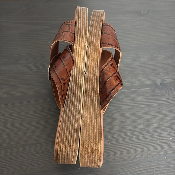 Bella Vita Italy Sandals Slides Slip On Cross Strap Brown Leather Size 9N Narrow - Picture 7 of 10